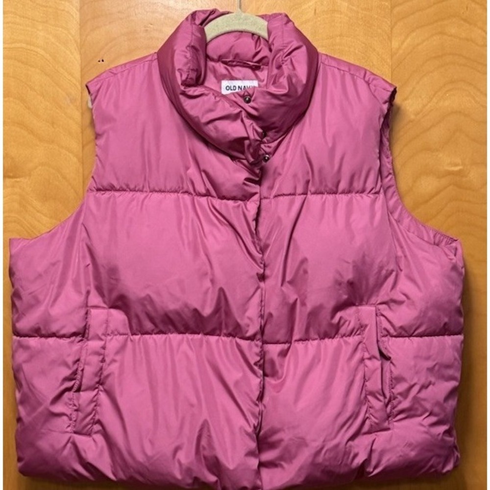 Old Navy Womens Full Zip Waist Crop Puffer Vest Mock Neck Pink Lotus Flower XL